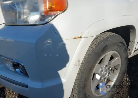 2010 Toyota 4Runner Sr5 V6 z USA, uszkodzony, nr VIN JTEBU5JR9A5007150